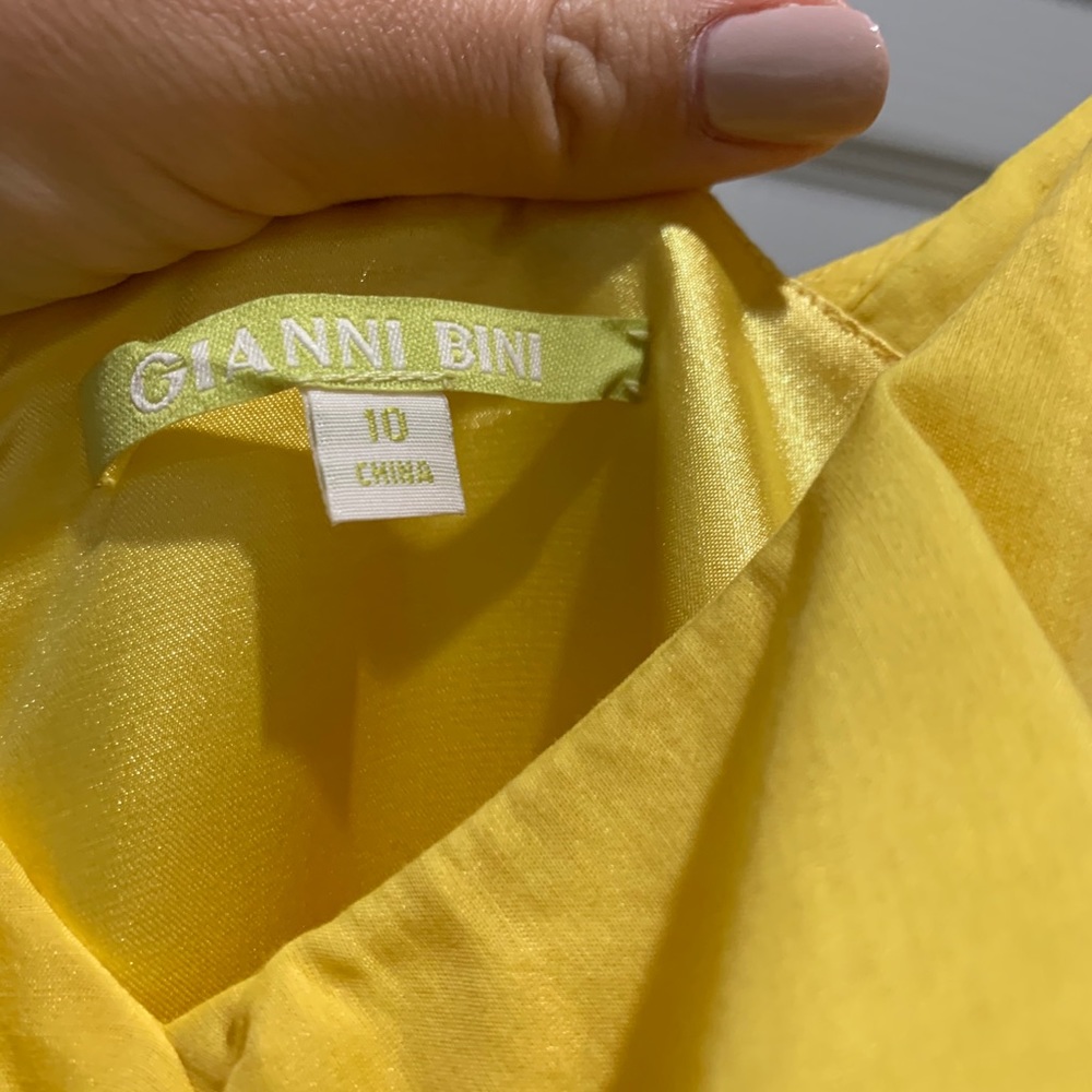 Yellow dress